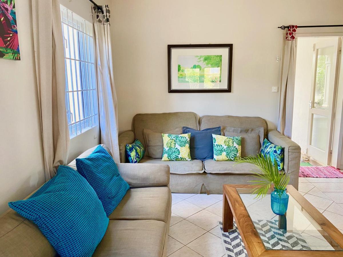 Beachfront Villa In A Beautiful And Secured Complex Flic en Flac Room photo